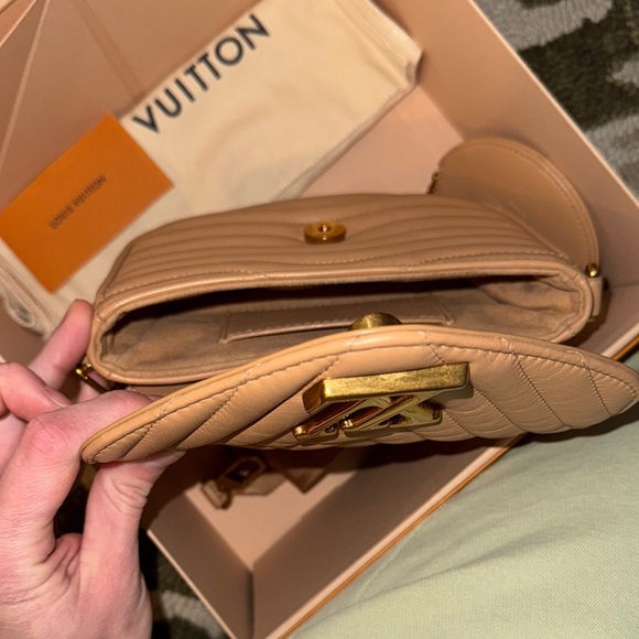 Louis Vuitton Cream Crossbody Bag - Picture 3 of 3